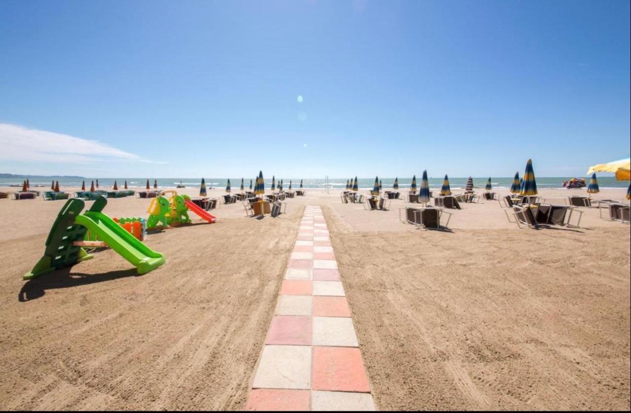 Apartament Alkano *